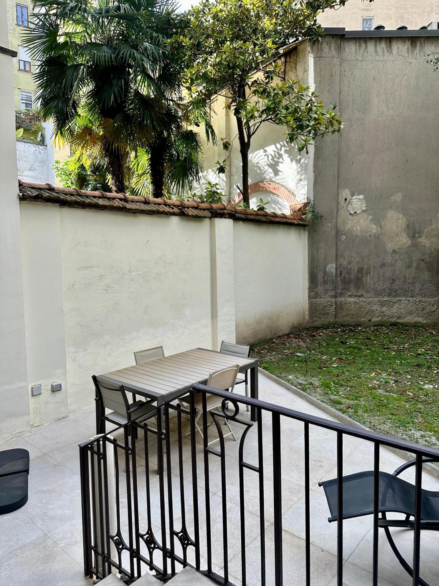 Lr Deluxe Apartments - Porta Venezia - Bilocale Con Giardino Privato Milán Exteriér fotografie