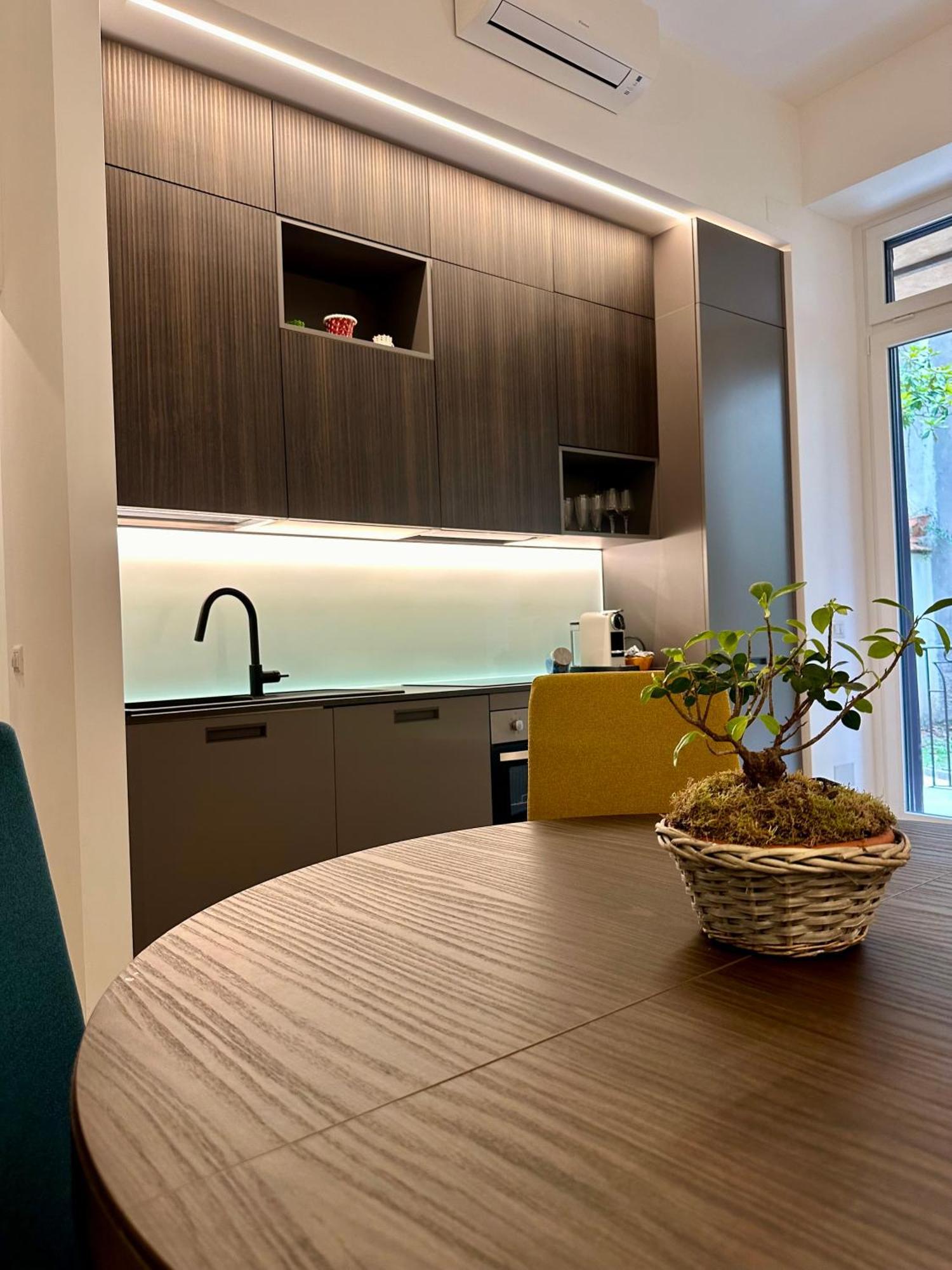 Lr Deluxe Apartments - Porta Venezia - Bilocale Con Giardino Privato Milán Exteriér fotografie