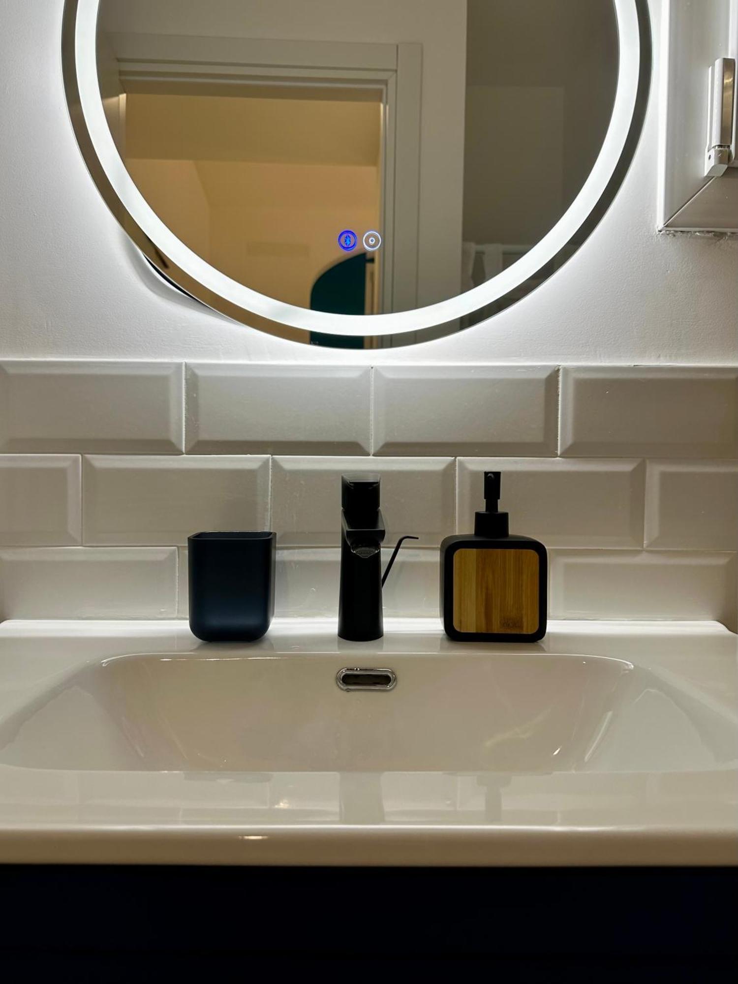 Lr Deluxe Apartments - Porta Venezia - Bilocale Con Giardino Privato Milán Exteriér fotografie